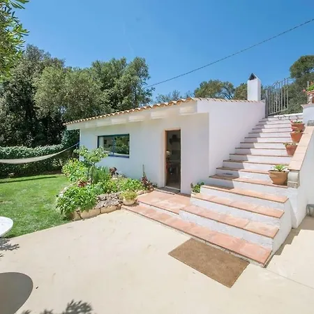 House With Garden Otel *